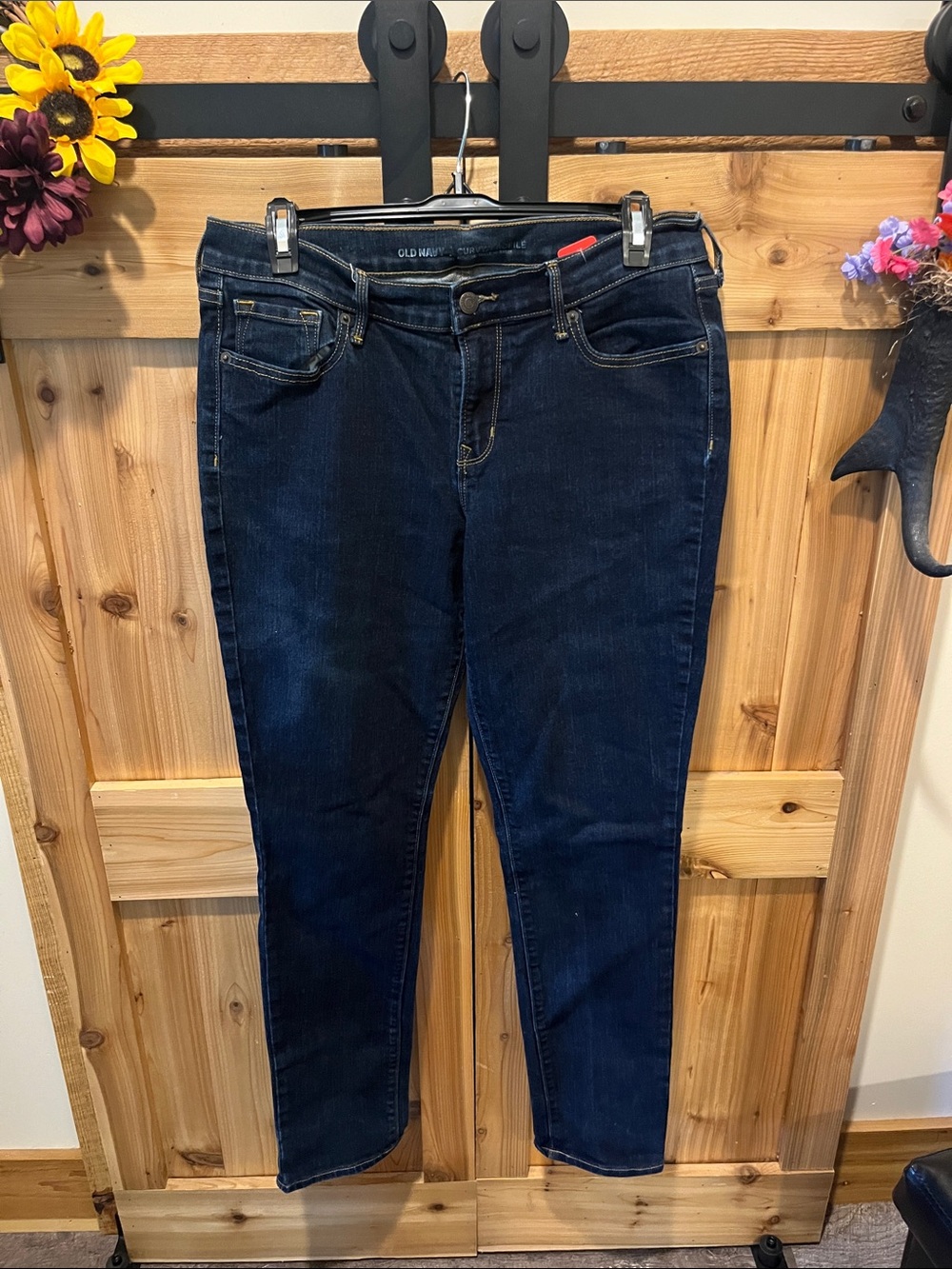 Old Navy Dark Indigo Stretch Skinny Jeans - Curvy Profile
